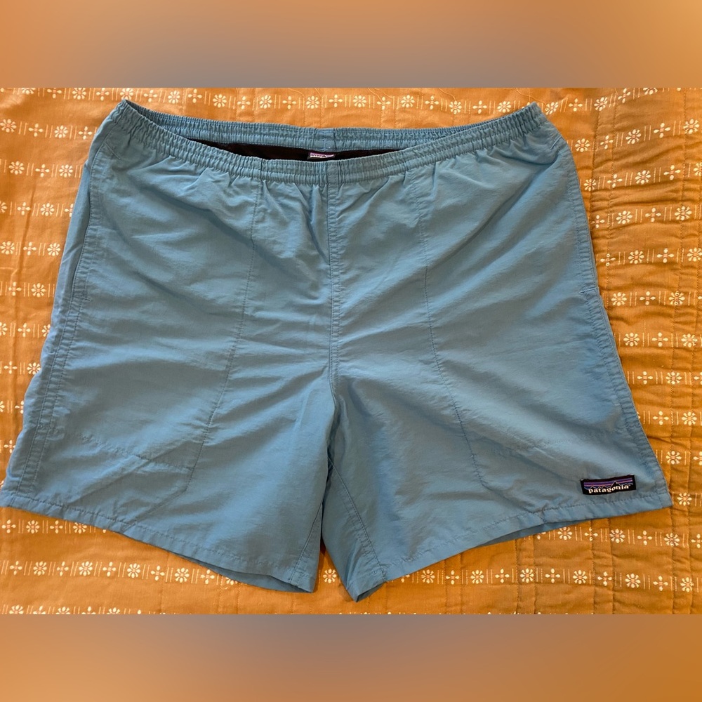 Patagonia 7 inch Baggies shorts - Men’s size medium